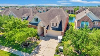 18011 Darling Point Ct in Cypress, TX - Building Photo