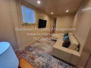2811 Bardy Rd in Santa Rosa, CA - Building Photo - Building Photo