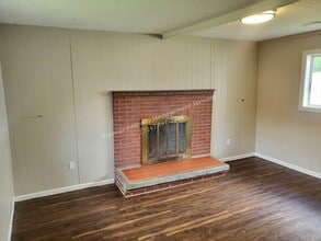 136 Sawyer Dr in Aliquippa, PA - Building Photo - Building Photo