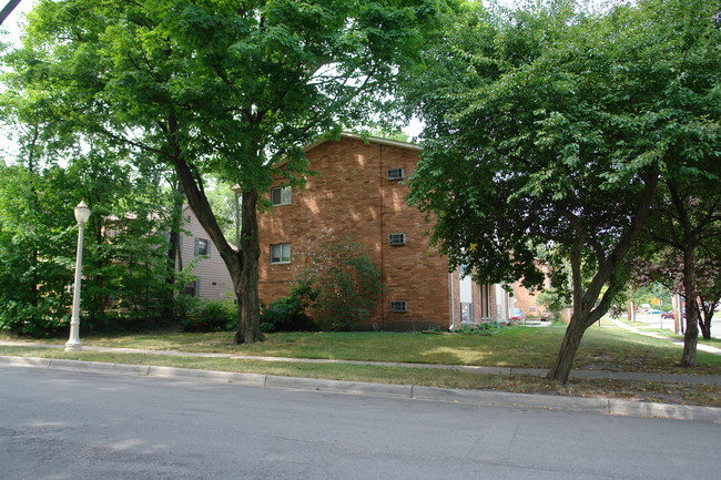 607 Oak St in East Lansing, MI - Building Photo - Building Photo