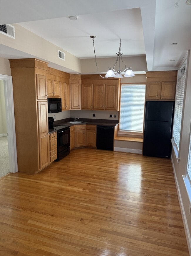 22 Whiting St