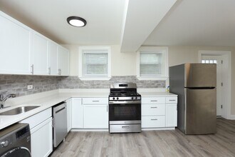 856 W George St in Chicago, IL - Building Photo - Building Photo