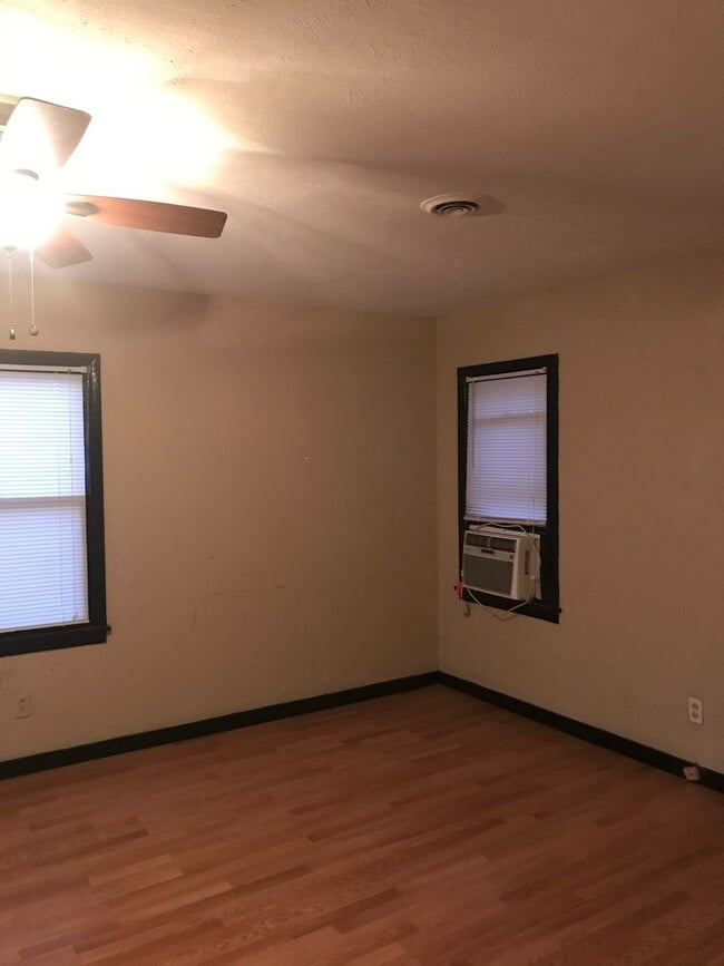 919 S Bryan St-Unit -919 S. Bryan St. Unit B in Amarillo, TX - Building Photo - Building Photo