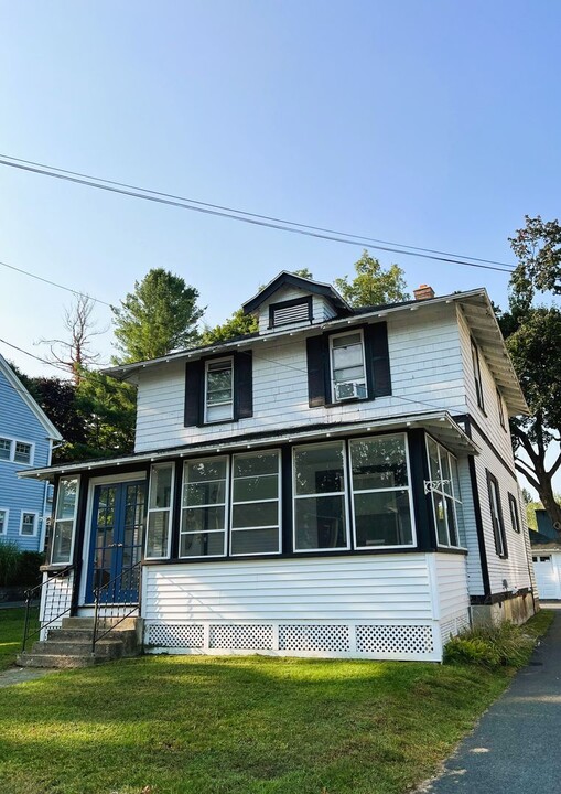 17 Harding St in Pittsfield, MA - Building Photo