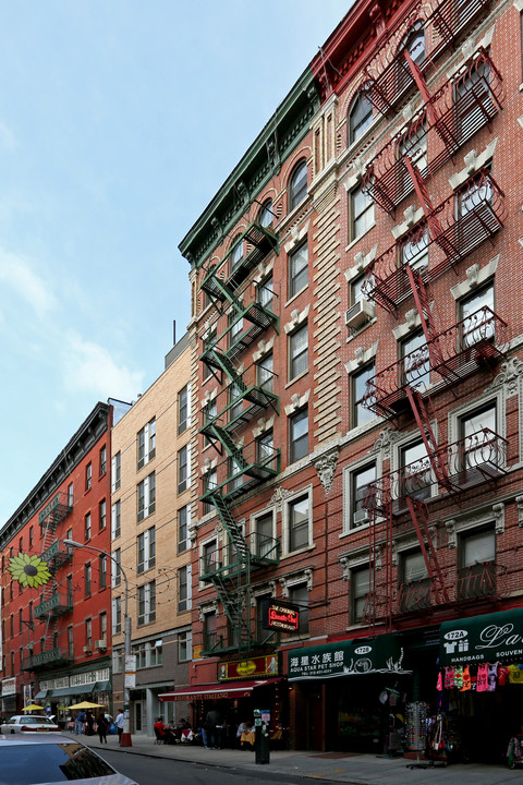 174 Mulberry St in New York, NY - Building Photo