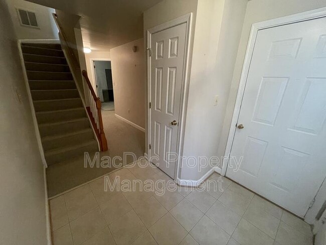 11303 Kings Crest Ct