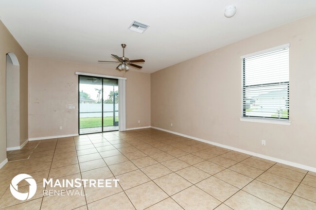 1425 SW 6th Ave in Cape Coral, FL - Building Photo - Building Photo
