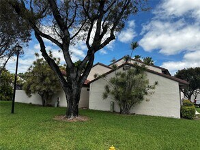 13350 SW 88th Ter in Miami, FL - Building Photo - Building Photo