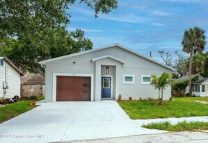 702 Shady Ln in Melbourne, FL - Building Photo