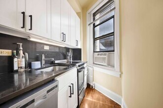 63 E Cedar St in Chicago, IL - Building Photo - Building Photo
