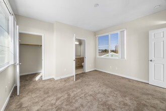 1066 41st Ave, Unit B303 in Capitola, CA - Foto de edificio - Building Photo