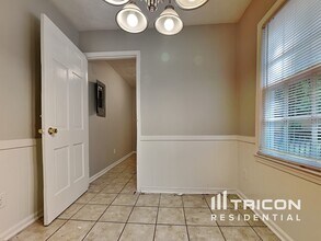 955 Willow Run in Stone Mountain, GA - Foto de edificio - Building Photo