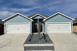 632 Heathers Wy in Seguin, TX - Building Photo