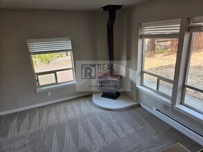 8531 Quinault Dr NE in Olympia, WA - Building Photo - Building Photo