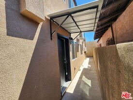 7302 Mace Pl in Los Angeles, CA - Building Photo
