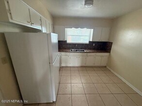 5452 Playa Way in Jacksonville, FL - Building Photo - Building Photo