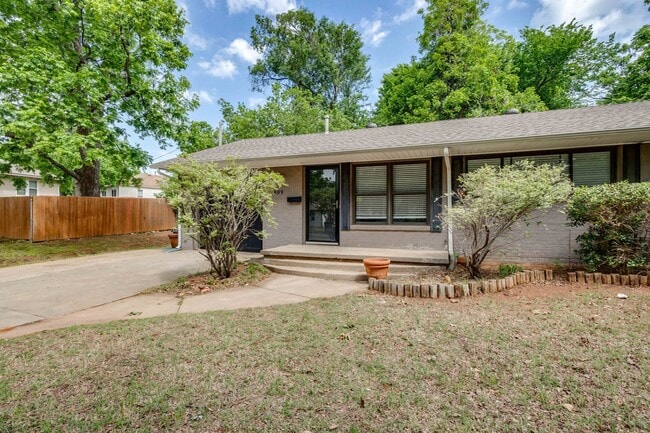 409 E 8th St in Edmond, OK - Building Photo - Building Photo