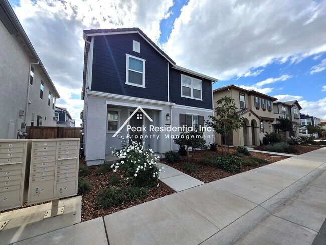 8222 Joecy Wy in Elk Grove, CA - Building Photo - Building Photo