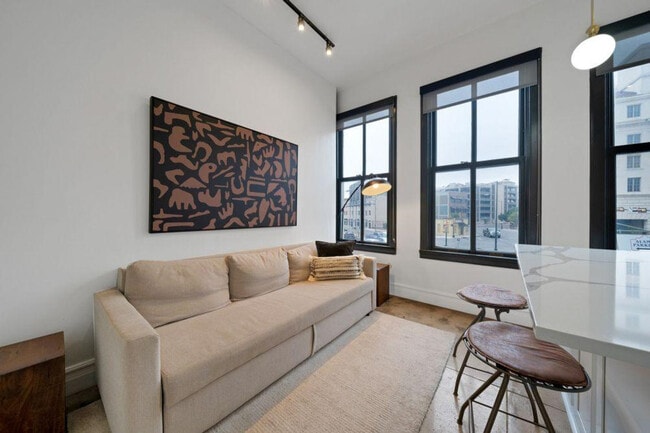 505 E Travis St in San Antonio, TX - Building Photo - Building Photo