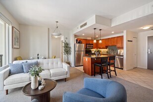 1240 India St in San Diego, CA - Building Photo