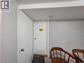 555 Brookhaven Crescent in Waterloo, ON - Building Photo - Building Photo