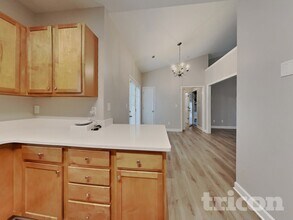 409 Barnsdale Ridge Rd in Kernersville, NC - Foto de edificio - Building Photo