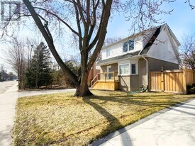 94 W 32nd St in Hamilton, ON - Building Photo