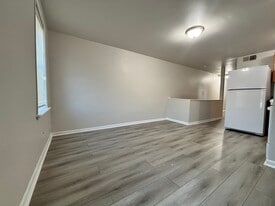 894 N 42nd St in Philadelphia, PA - Building Photo