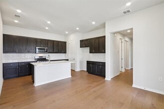 140 Stewart Dr in San Marcos, TX - Building Photo - Building Photo