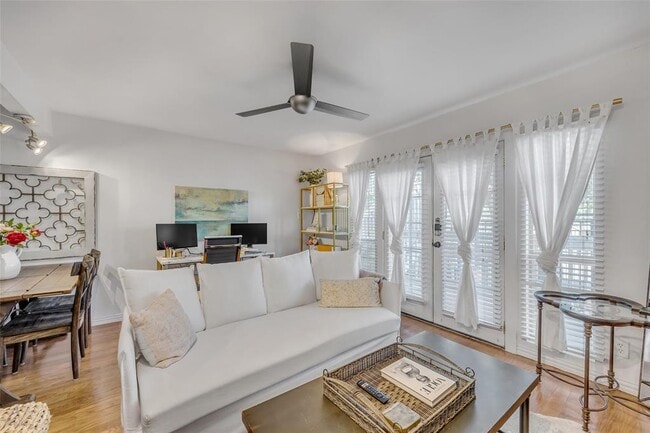 property at 1510 W 6th St