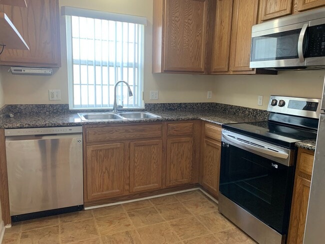 2247 Marissa Way in Shelby Township, MI - Building Photo - Building Photo