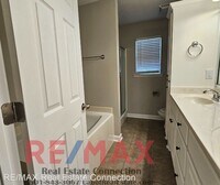 6033 Flight Ct photo'