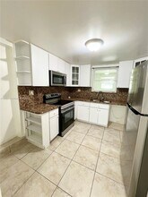 32 Allen Rd in West Park, FL - Building Photo - Building Photo