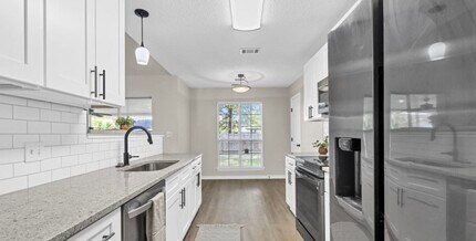 607 Affirmed Ct in Crestview, FL - Building Photo - Building Photo