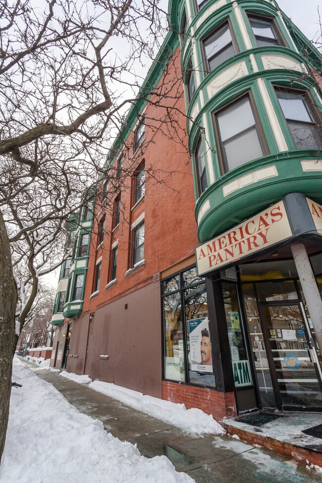 property at 703 W Willow St