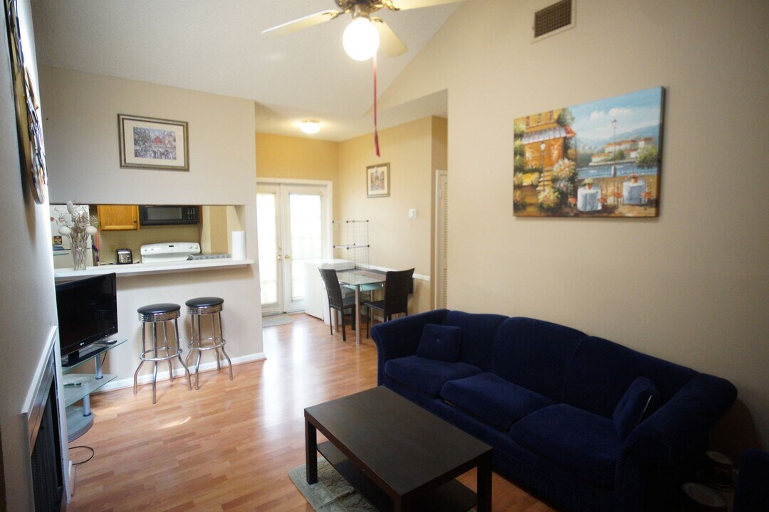 715 W 22 1/2 St in Austin, TX - Building Photo