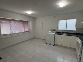 2505 Charles St in Vancouver, BC - Building Photo - Building Photo