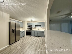 8367 Tubman Ct in Jacksonville, FL - Building Photo - Building Photo