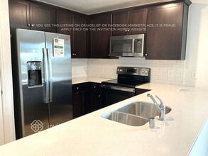 1346 Mosely Cir in Dallas, TX - Building Photo - Building Photo