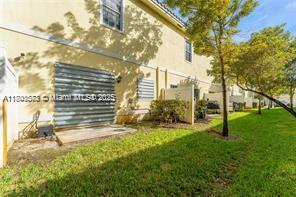 4040 NW 11th St in Lauderhill, FL - Building Photo - Building Photo