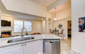 16125 Juanita Woodinville Way NE, Unit 2602 in Bothell, WA - Building Photo - Building Photo