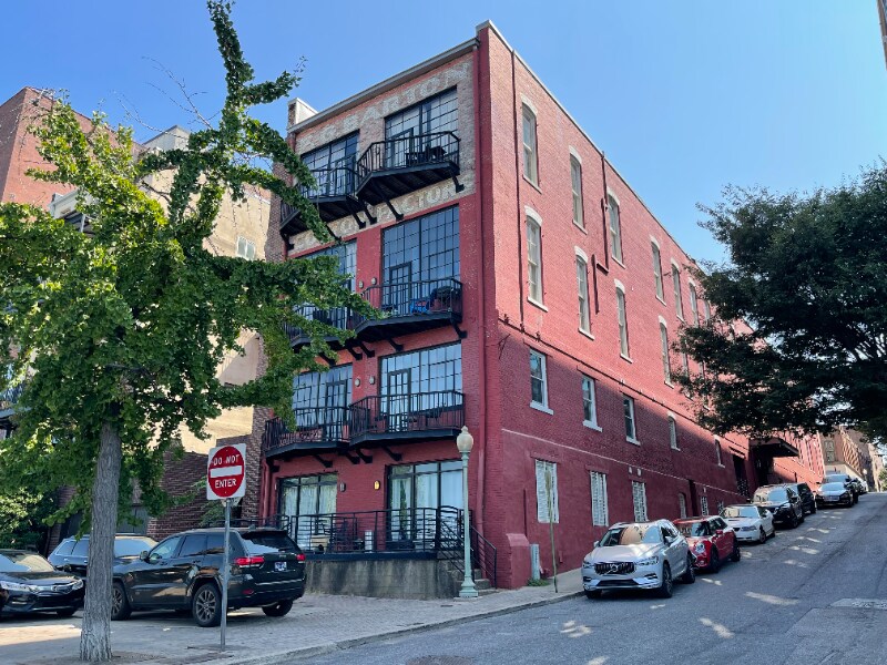 50 Gayoso Ave in Memphis, TN - Building Photo