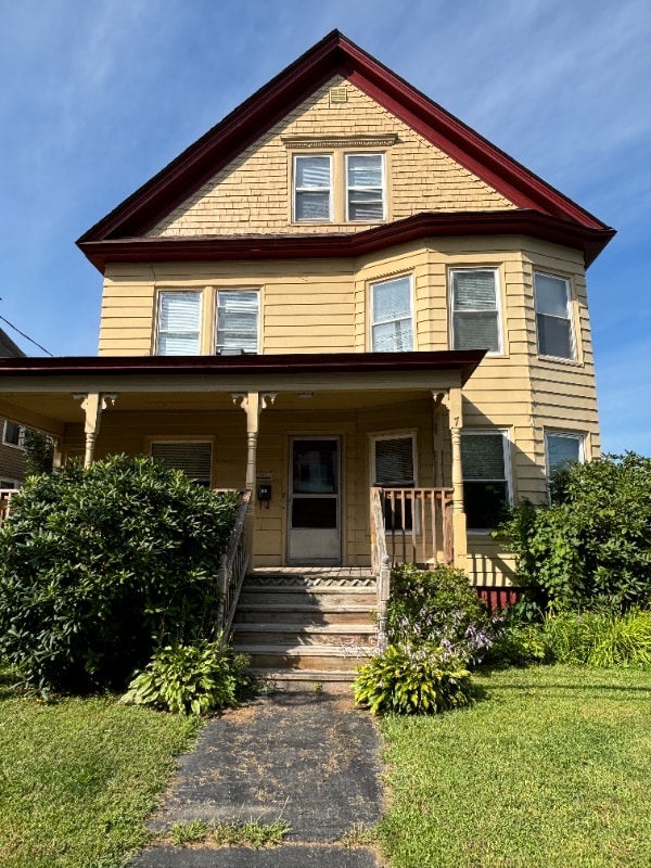 7 Center St