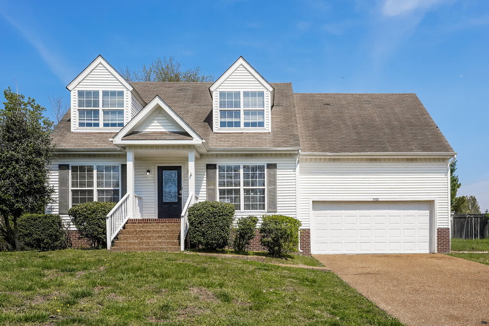 2800 Overton Dr in Thompson's Station, TN - Foto de edificio