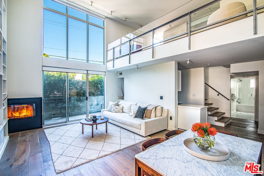 5806 Waring Ave-Unit -7 in Los Angeles, CA - Building Photo