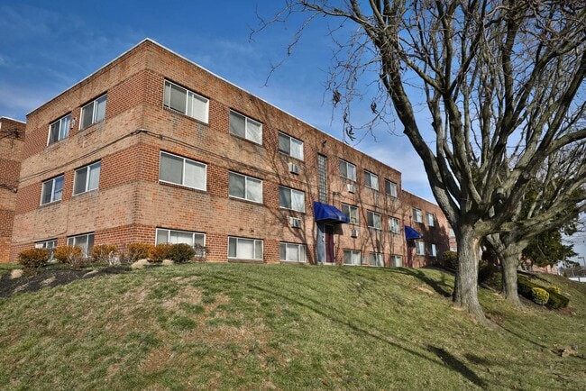 Washington Lane Apartments in Philadelphia, PA - Foto de edificio - Building Photo