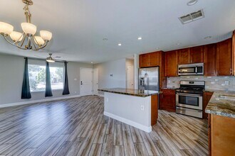 1716 W Villa Theresa Dr in Phoenix, AZ - Building Photo - Building Photo