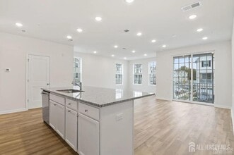 735 Station Rd in Dunellen, NJ - Building Photo - Building Photo