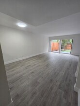 7743 Balboa St in Sunrise, FL - Foto de edificio - Building Photo