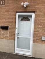 1566 Northmount Ave in Mississauga, ON - Building Photo